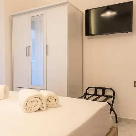 Nikargy Avra アパート